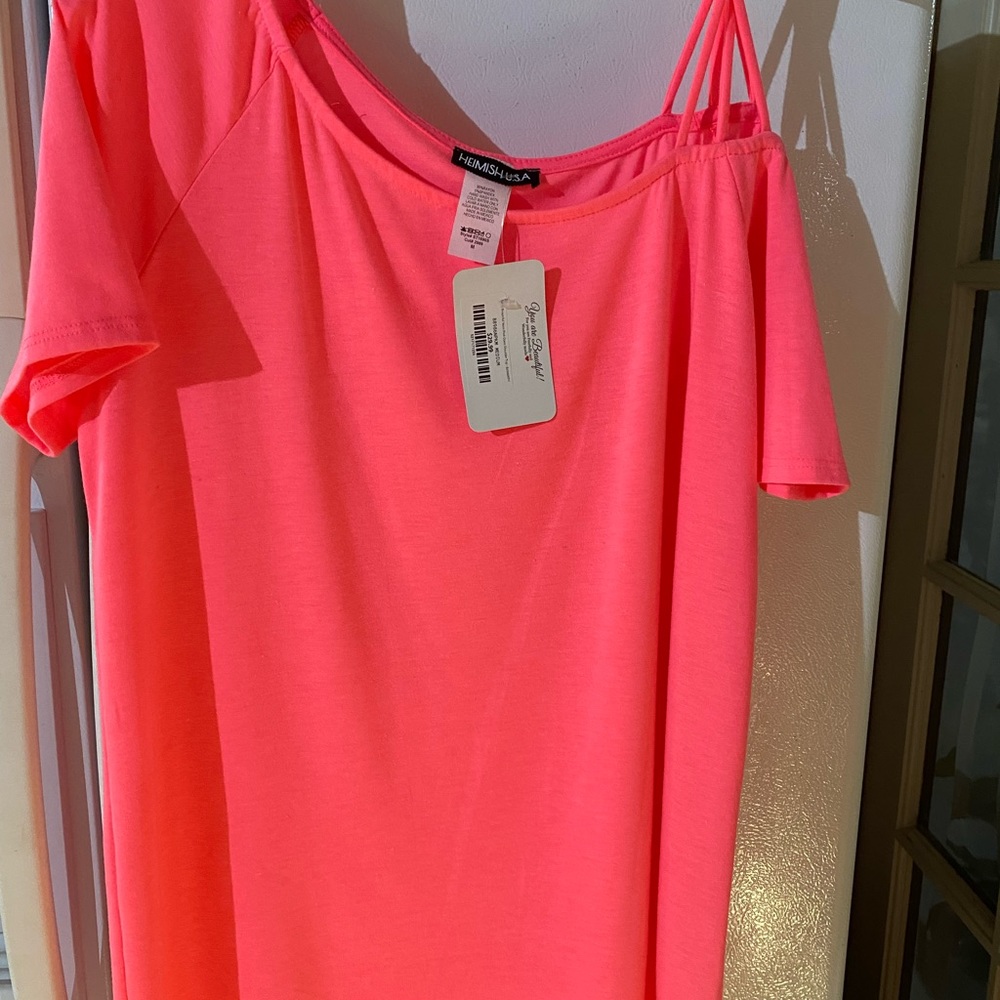 Brand new pink top